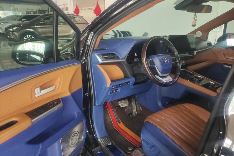 Used Toyota SIENNA 2023 2.5L Hybrid Comfort Edition Driver Seat