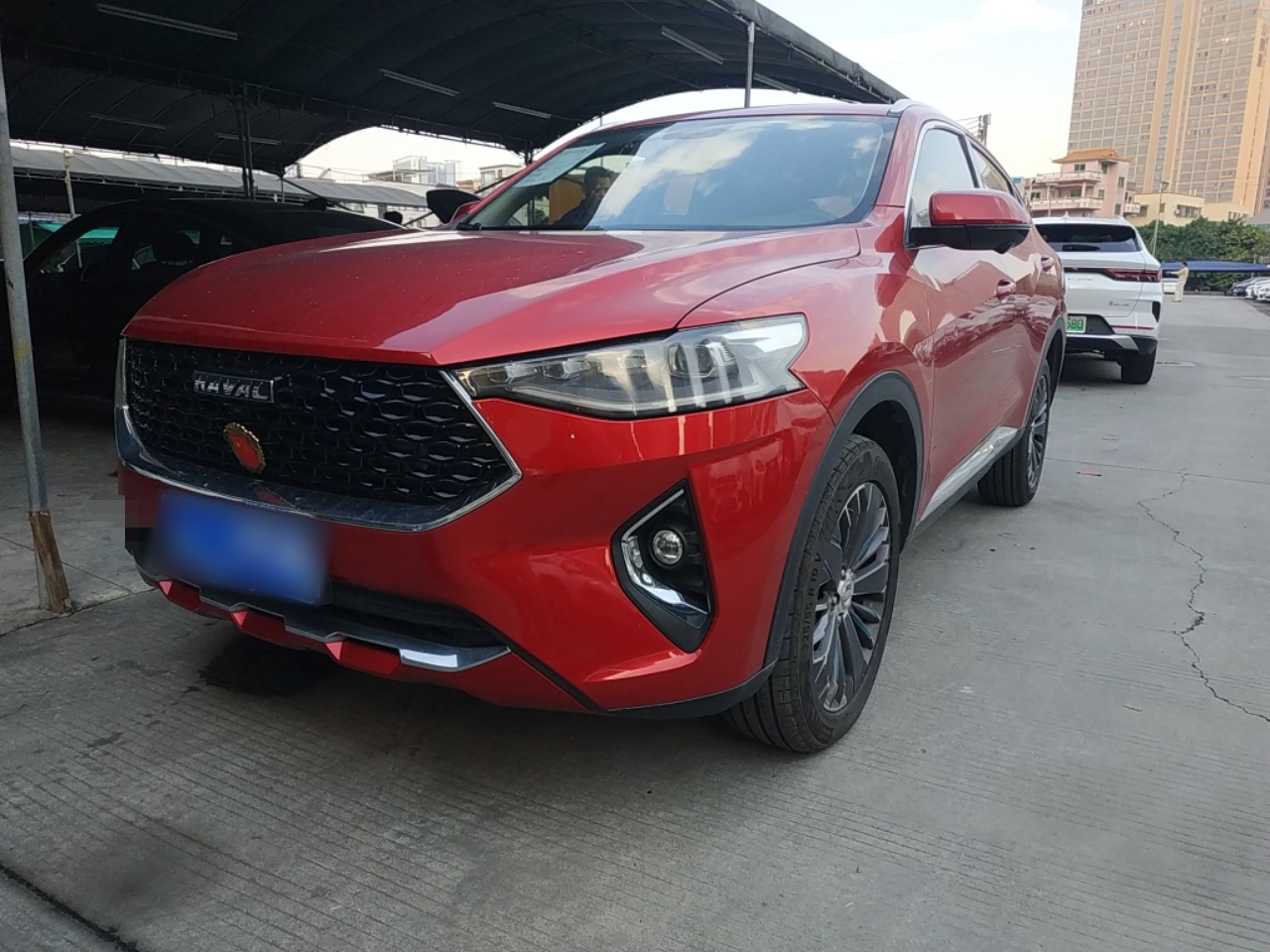 Под передней частью автомобиля