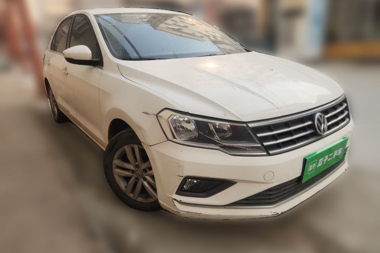 Used Volkswagen Jetta 2017 1.4L Manual Comfort Model Front Right 45 Deg