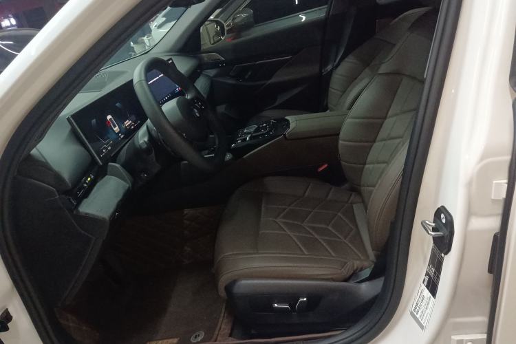 Used BMW 5 Series 2024 530Li Leading Luxury Package Left Front Seat