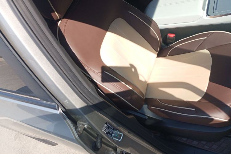 Used AION Y 2022 Plus 80 Enjoy Edition Right Front Seat