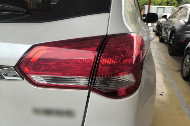 Used Haval H2 2017 Blue Label 1.5T Automatic Two-Wheel Drive Luxury Model Right Rear Taillight