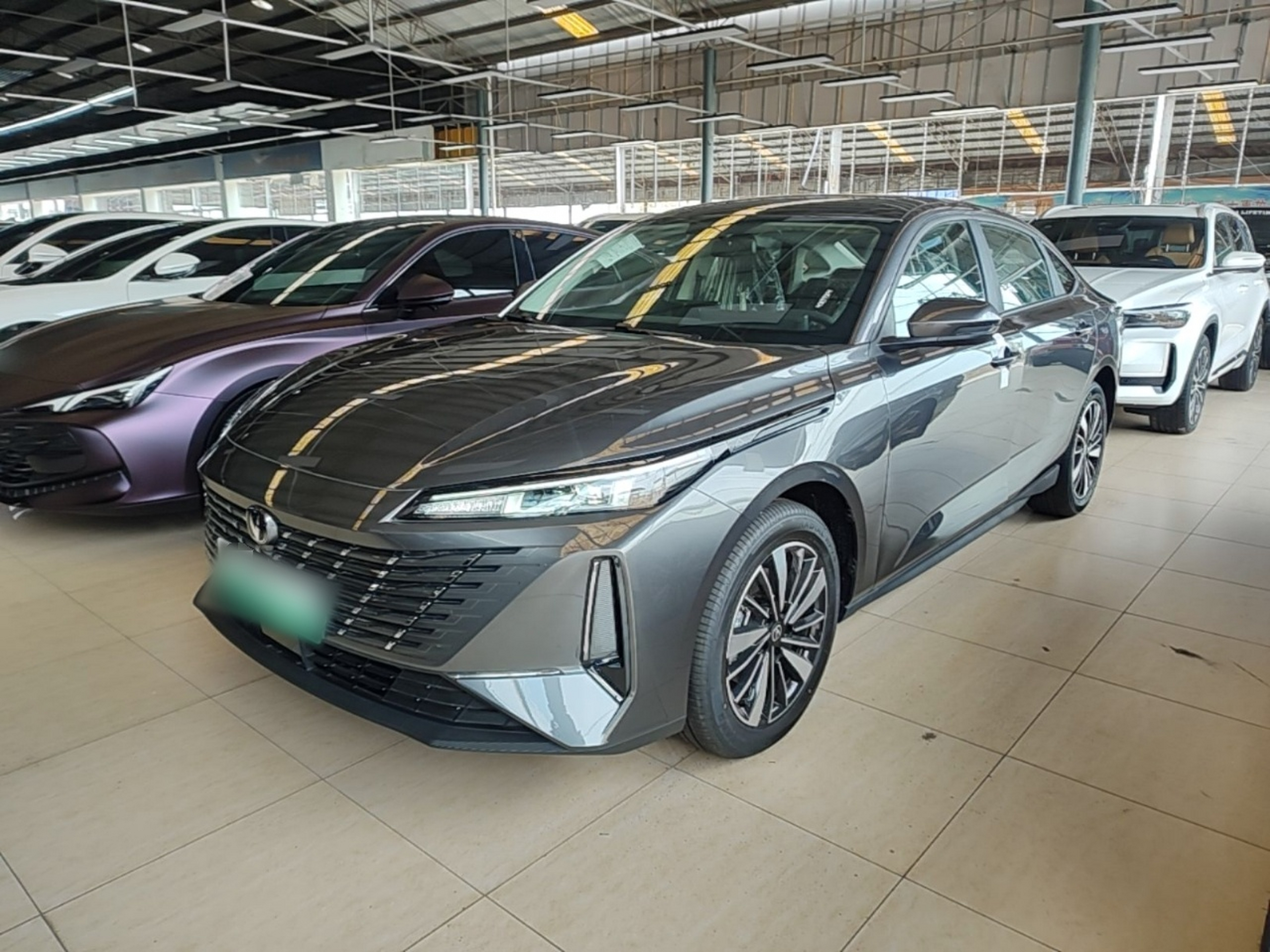 Unter der Vorderseite des Autos