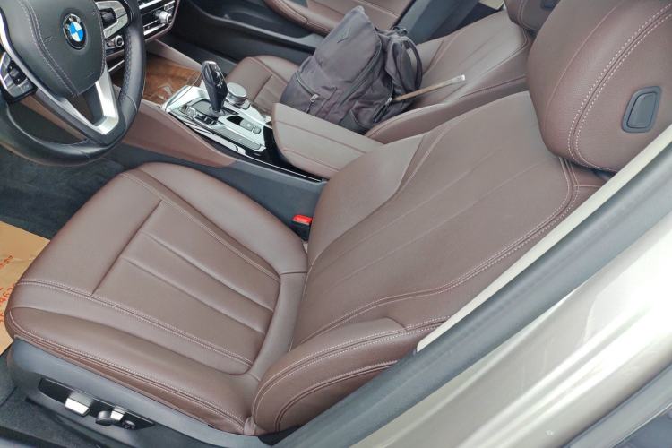 Used BMW 5 Series 2018 525Li Luxury Package Left Front Seat