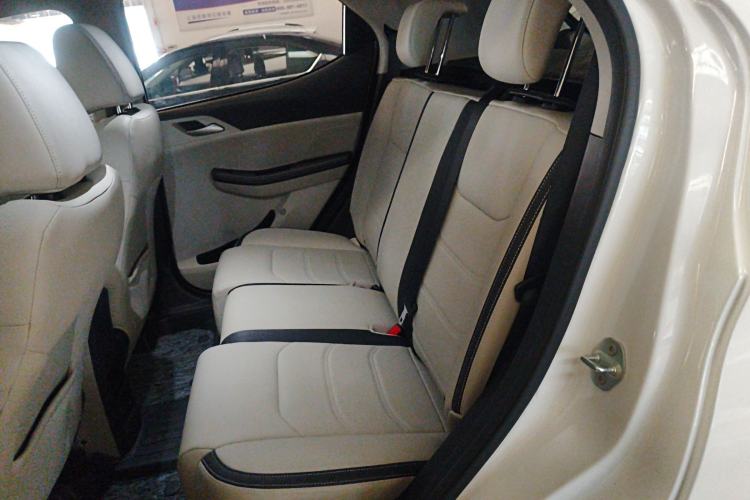 Used BYD Yuan Pro 2021 401 km Deluxe Version Interior 4