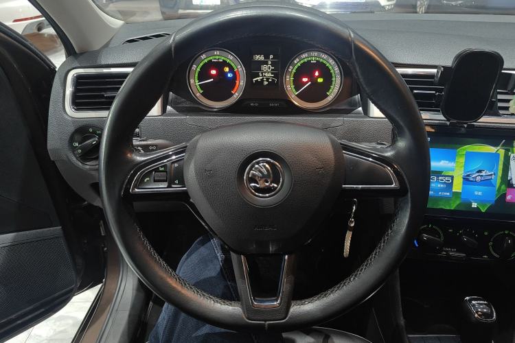 Used Skoda Rapid 2018 1.6L Automatic Comfort Edition
