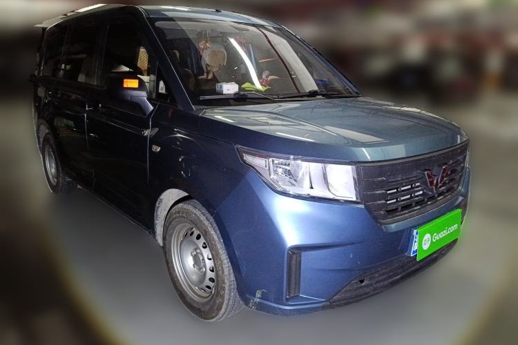 Used Wuling Hongguang PLUS 2020 1.5L Manual Standard Edition 5 Seats Front Right 45 Deg
