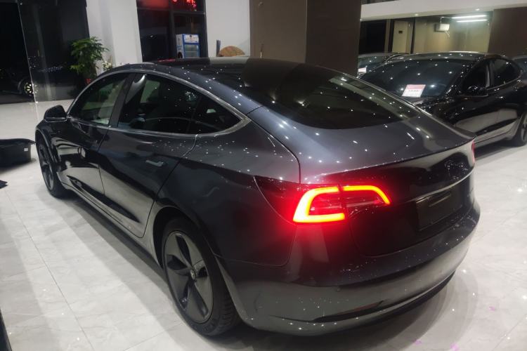 Used Tesla Model 3 2019 Long-Range All-Wheel-Drive Version
