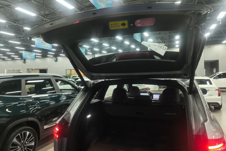 Used Geely Auto Monjaro L 2024 2.0TD High-Power Automatic Two-Wheel Drive Yunqi Version
