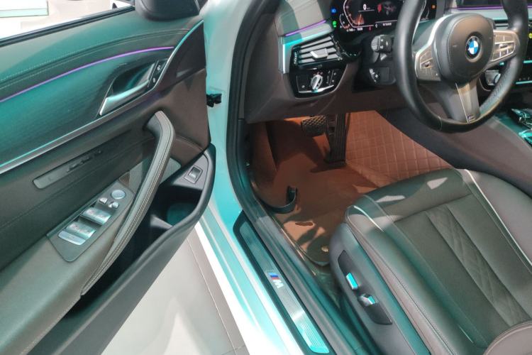 Used BMW 5 Series 2022 Second Facelift 530Li Leading Edition M Sport Package Driver Seat