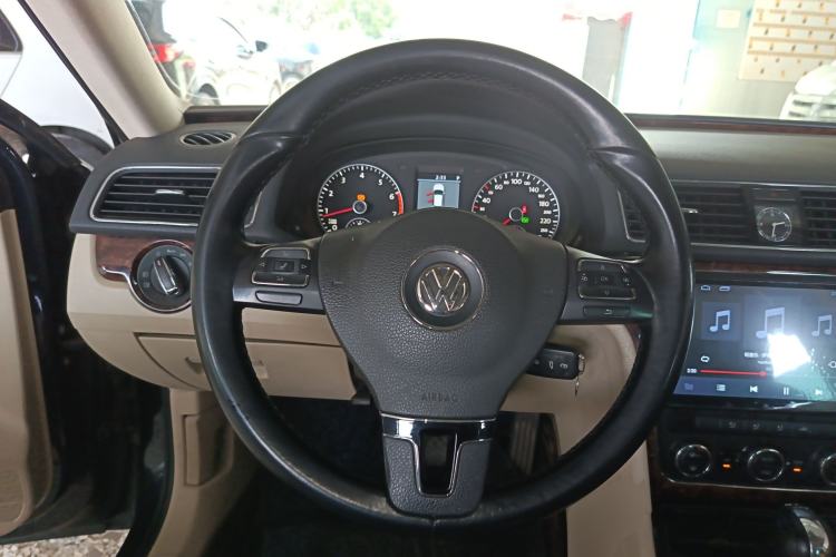 Used Volkswagen Passat 2011 2.0 TSI DSG Premium Edition Steering Wheel