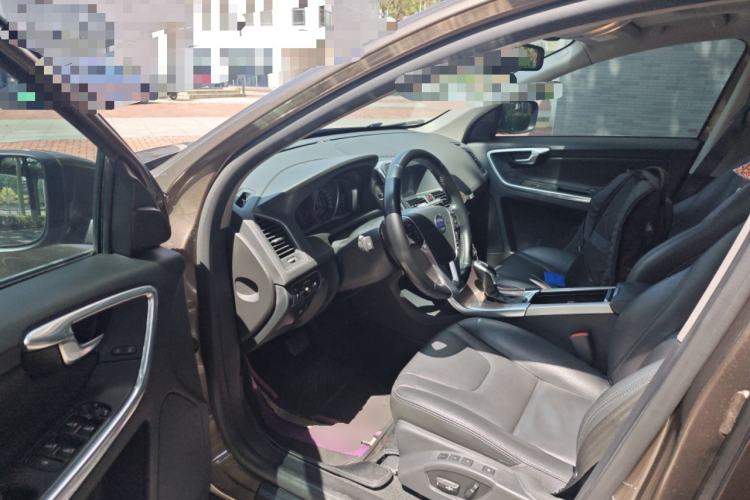 Used Volvo XC60 2015 T5 Smart Upgrade Model
