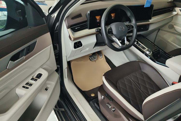 Used Volkswagen Tavendor 2023 380TSI Four-Wheel Drive R-Line Cruise Edition Driver Seat