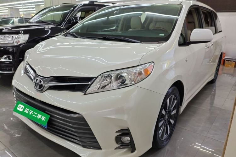 Used Toyota Sienna 2018 3.5L Two-Wheel Drive XLE 7-Seater U.S. Specification