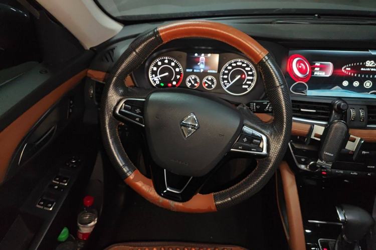 Used BORGWARD BX7 2016 28T Four-wheel Drive Luxury Edition 5 Seats