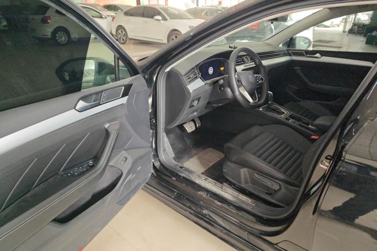 Used Volkswagen Magotan 2025 Zhongxiang Version 280TSI DSG Comfort Edition