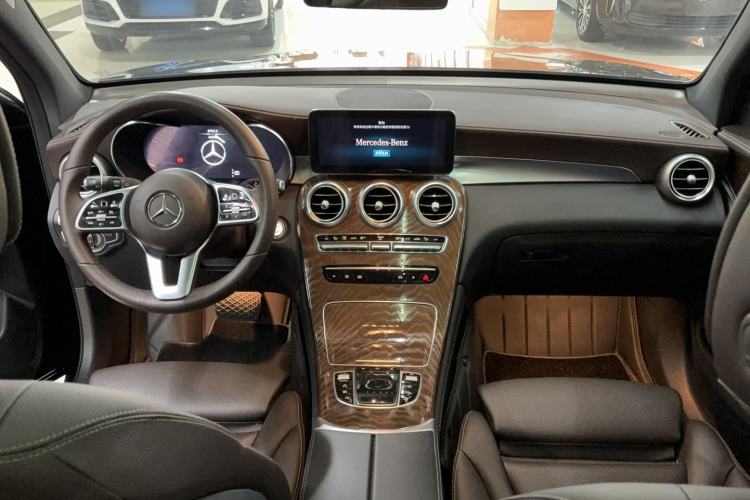 Used Mercedes-Benz GLC 2022 Refreshed GLC 300 L 4MATIC Dynamic Edition Interior 1
