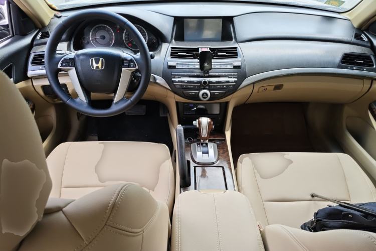 Used Honda Accord 2009 2.4L LX Center Console