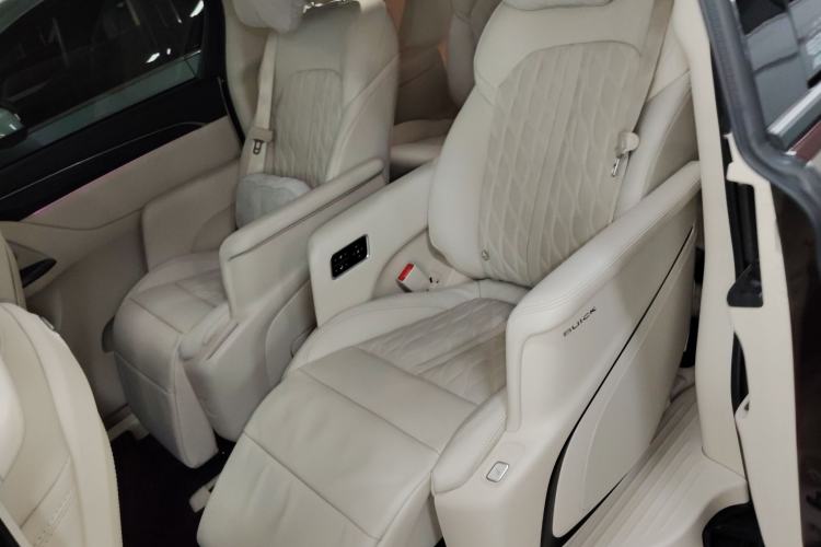 Used Buick GL8 2022 Facelift Avenir Aivia Six-Seat Deluxe Edition Left Rear Seat