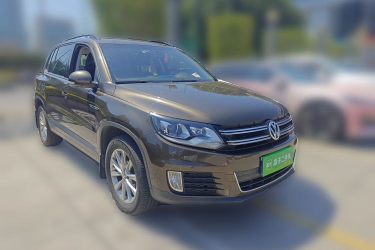Used Volkswagen Tiguan 2016 300TSI Automatic All-Wheel Drive Fashion Vision Edition Front Right 45 Deg