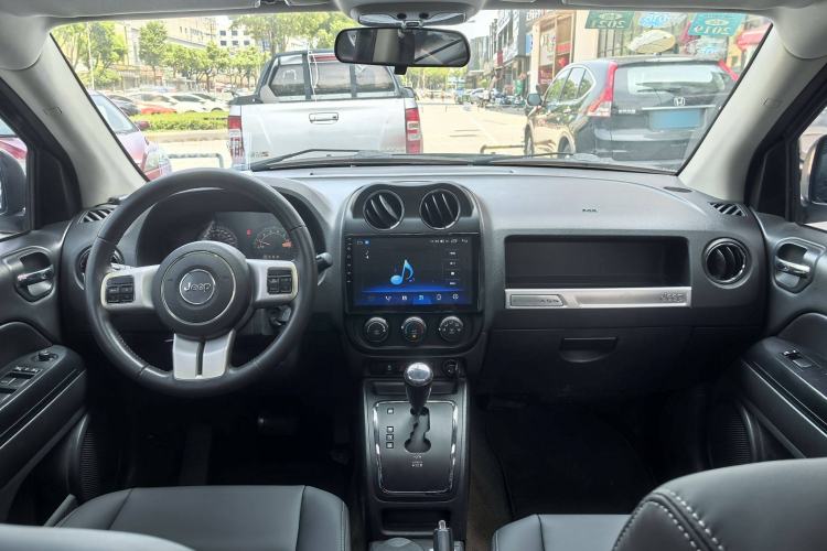 Used Jeep Compass 2014 2.0L two-wheel drive sport version