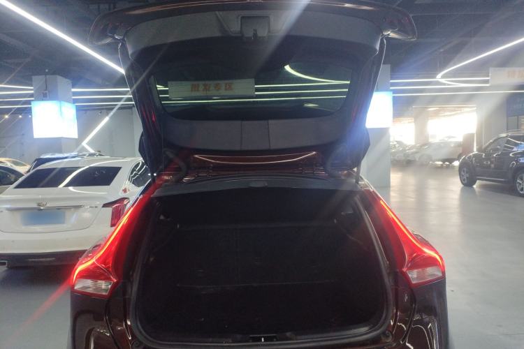 Used Volvo V40 2017 Cross Country T3 Zhiya Edition Trunk
