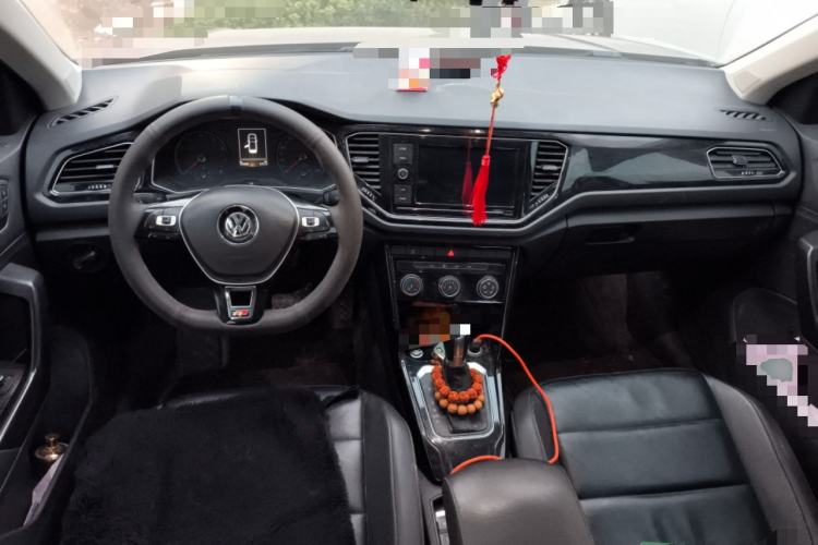 Used Volkswagen T-ROC 2019 280TSI DSG Two-Wheel Drive Comfort Version China VI Standard Center Console