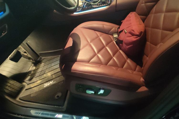 Used BMW X5 2022 xDrive 40Li Luxury Edition M Sport Package
