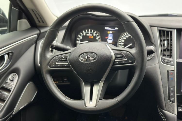 Used Infiniti Q50L 2018 2.0T Enjoyment Version China VI Standard