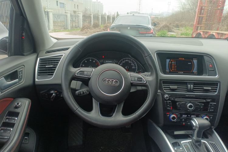 Used Audi Q5 2017 Plus 40 TFSI Technology Model