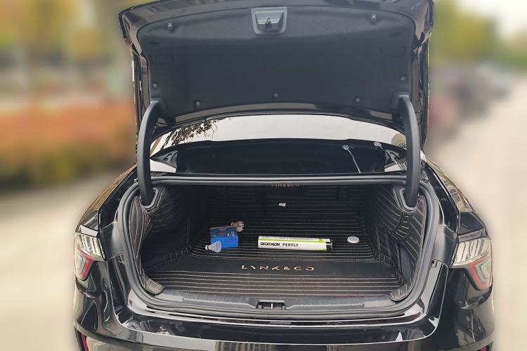 Used Lynk & Co 03 2022 2.0TD DCT JingPro Trunk