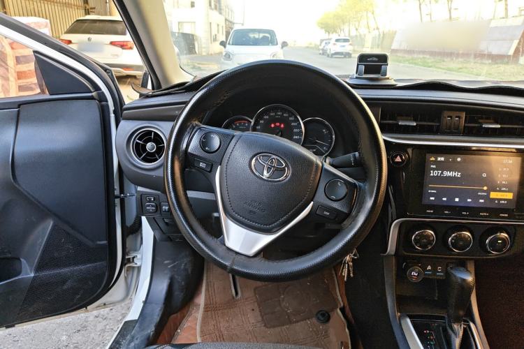 Used Toyota Levin 2017 Revised 185T CVT Elite Edition China V Standard Steering Wheel