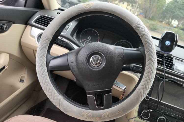 Used Volkswagen Passat 2011 1.8TSI Automatic Prestige Edition Steering Wheel