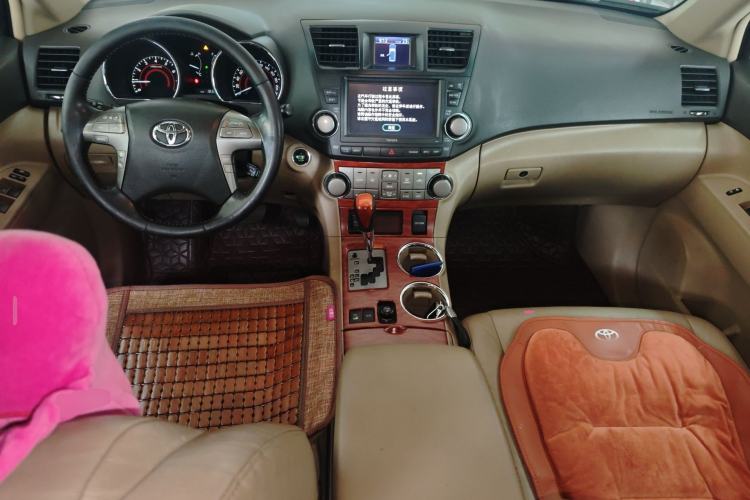 Used Toyota Highlander 2009 3.5L 4x4 7-Seater Supreme Edition Center Console