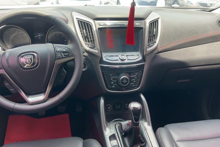 Used CHANGAN CS75 2017 Shangku Edition 1.5T Manual ZhiXiang Model Interior 3