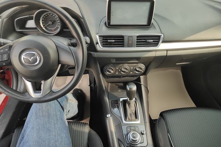 Used Mazda 3 Axela 2016 Sedan 1.5L Automatic Comfort Model
