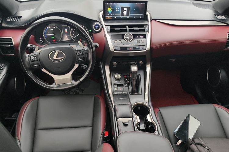 Used Lexus NX 2020 300h Front-Drive FENGSHANG Version China VI Standard Center Console