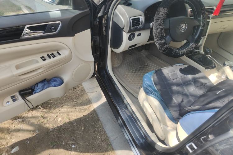 Used Volkswagen Passat 2011 2.0L Manual Luxury Version