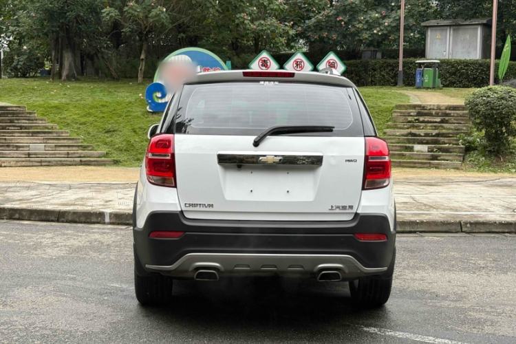 Used Chevrolet Captiva 2015 2.4L 4x4 Flagship Edition 7-Seater
