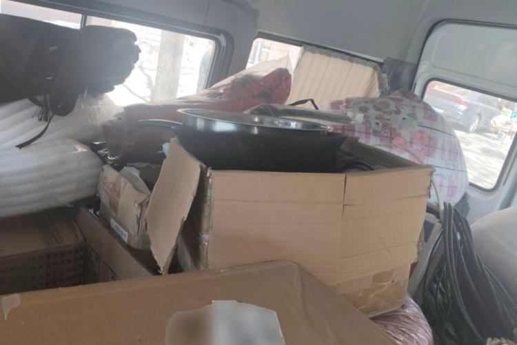 Used Iveco Daily 2023 2.5T A35M1 Short Wheelbase Low-Roof Single-Tire Side-Sliding Door 5-9 Seater
