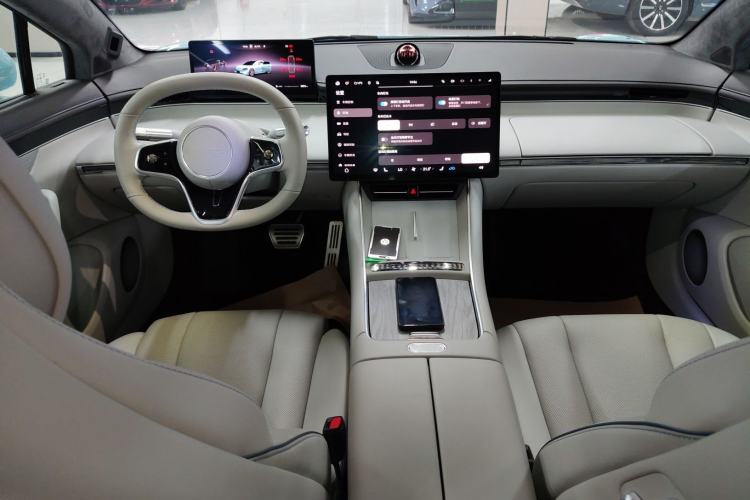 Used Hima Luxeed S7 2025 785 km Ultra