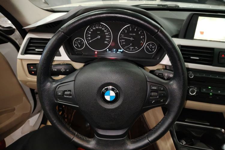 Used BMW 3 Series 2015 316Li Fashion Model
