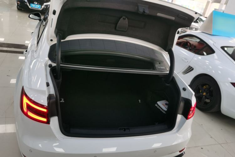 Used Audi A4L 2018 30th Anniversary Edition 40 TFSI Trendy Model
