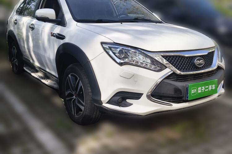Used BYD Tang New Energy 2015 2.0T Four-Wheel-Drive Flagship Model Front Right 45 Deg