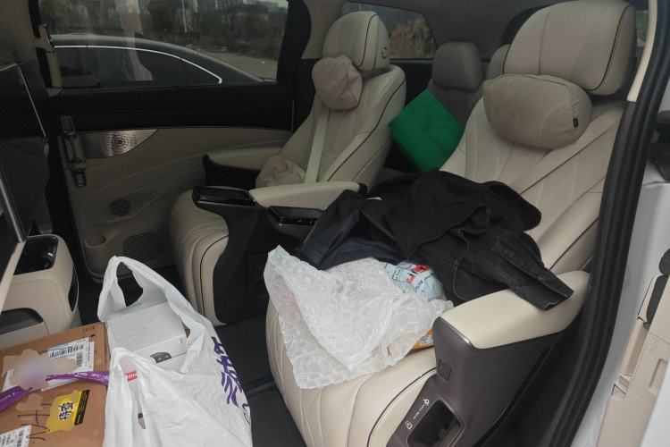 Used Denza D9 2024 DM-i 980 Four-Wheel Drive Flagship Model
