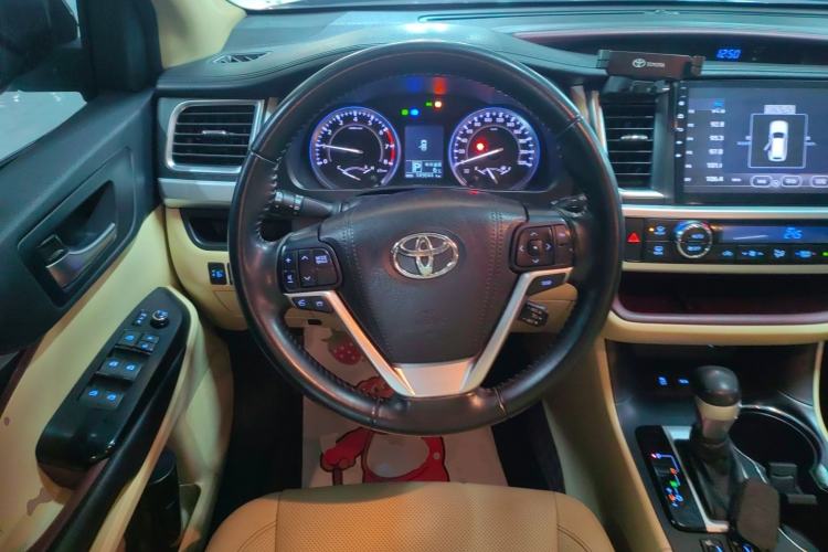 Used Toyota Highlander 2017 2.0T Four-Wheel Drive Luxury Edition 7 Seats