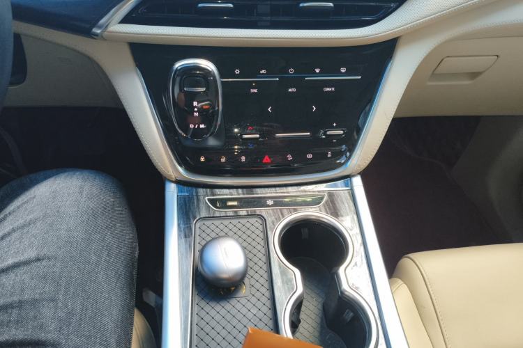 Used Buick GL8 2022 ES Landtrek 653T Luxury Edition Gear Lever