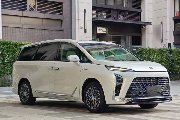 Used Buick GL8 New Energy 2024 Lu Zun Deluxe Edition 7-Seater Exterior 2