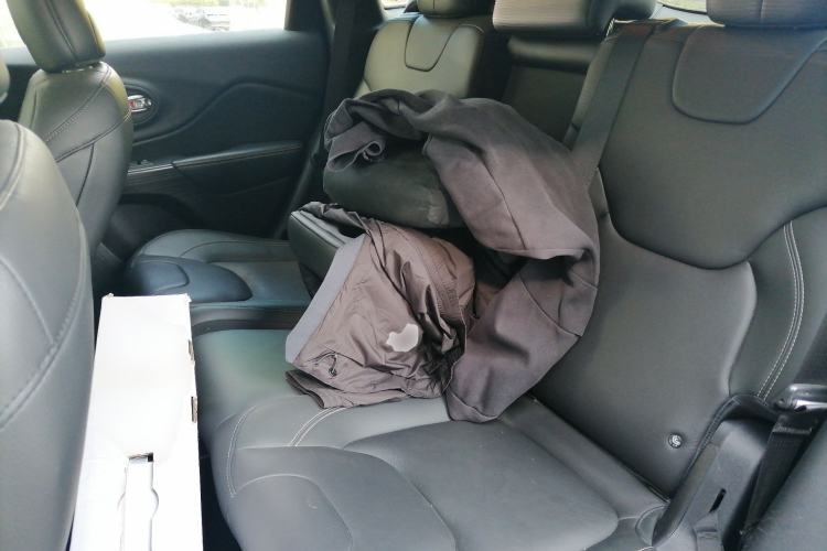 Used Jeep Cherokee 2017 2.0L Superior Edition Left Rear Seat