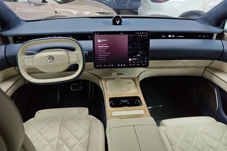 Used Nio ET9 2025 100kWh Signature Edition Center Console